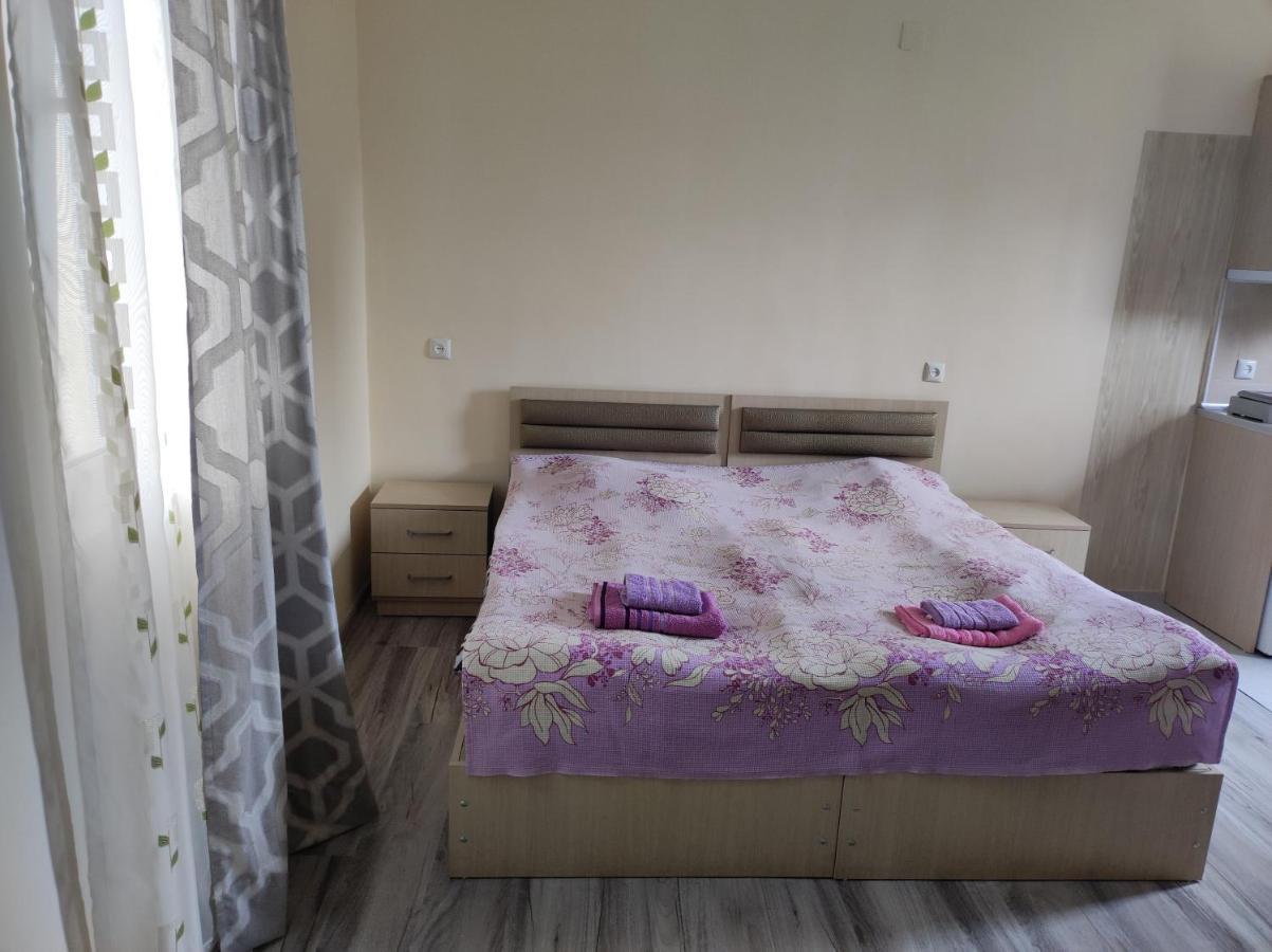 Guest House Koba Batumi Exterior photo