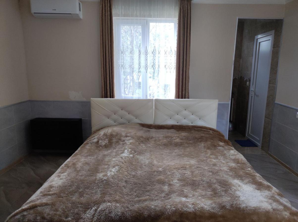 Guest House Koba Batumi Exterior photo