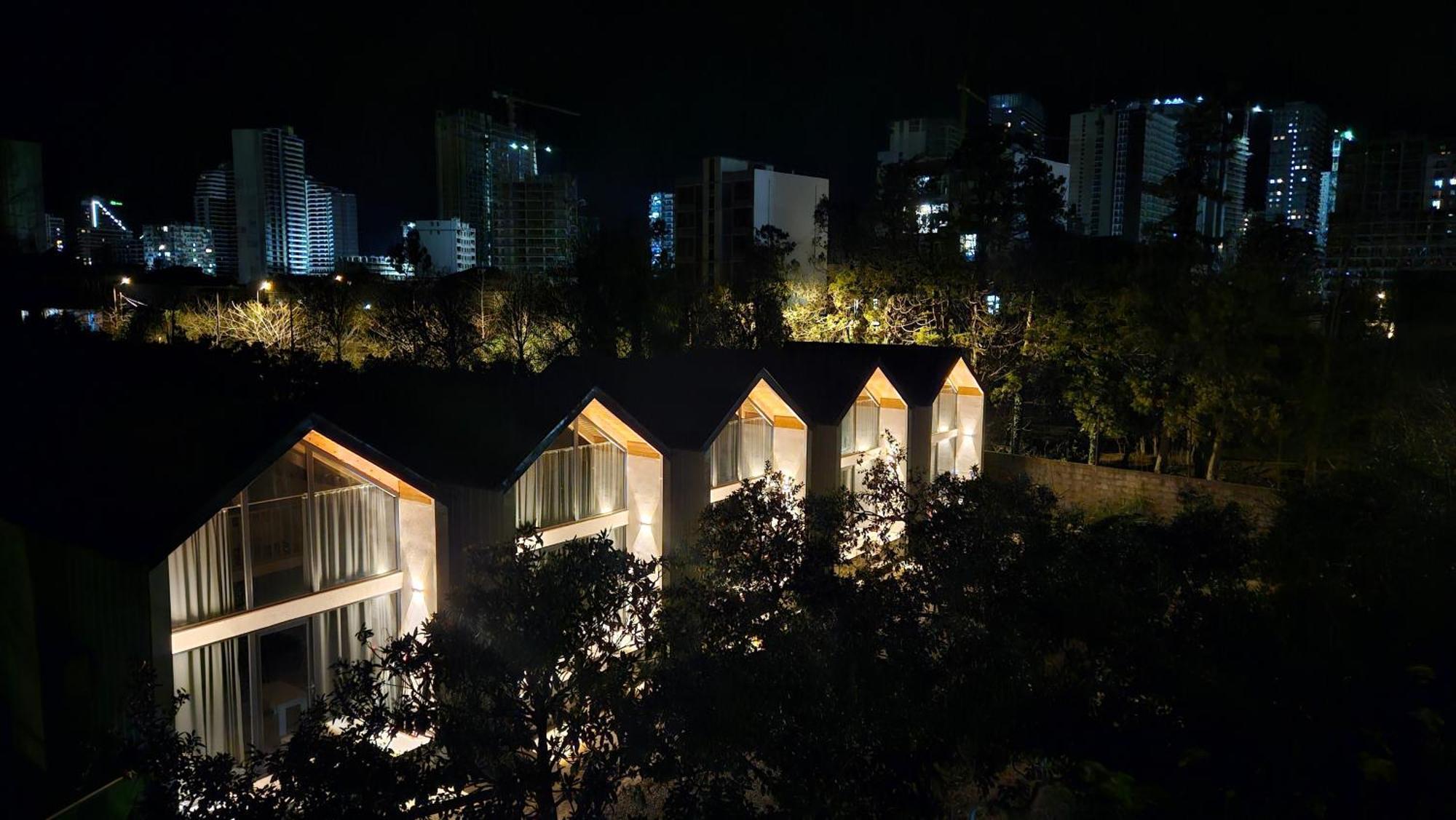 Guest House Koba Batumi Exterior photo
