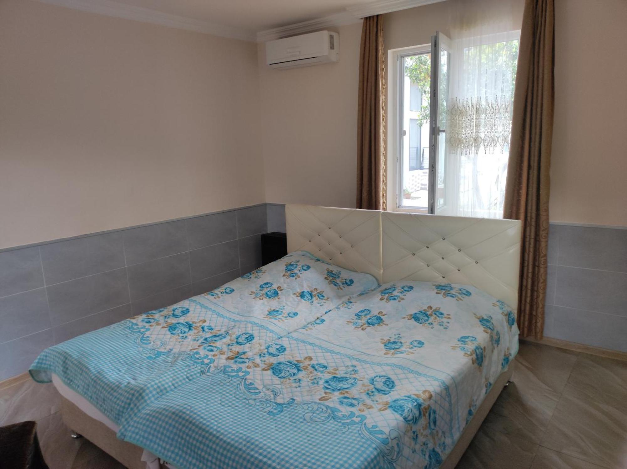 Guest House Koba Batumi Exterior photo